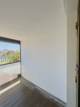 Instalación de rachola, parquet y pintura