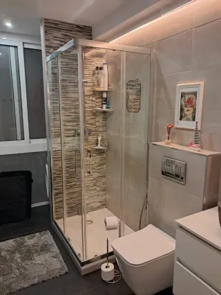 Instalación de rachola, parquet y pintura