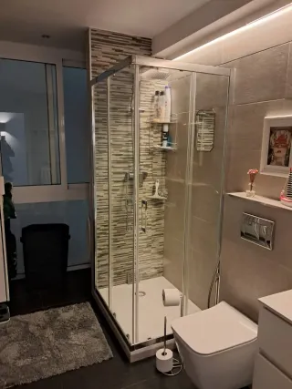 Instalación de rachola, parquet y pintura