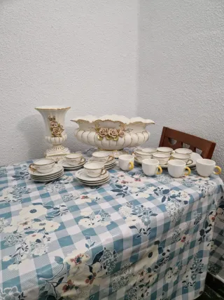 Juego Porcelana + 4 Tazas Sueltas