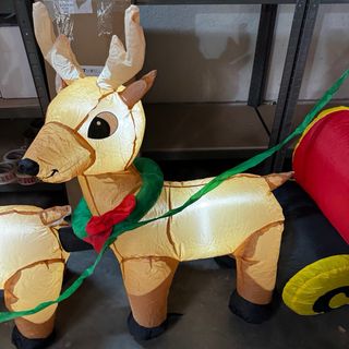 Papá Noel inflable HOMCOM con trineo