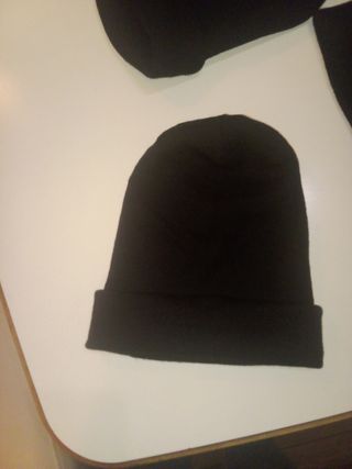 Gorro de lana negro
