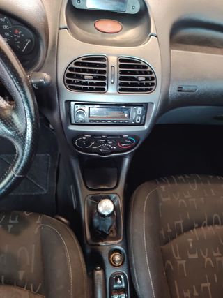 Peugeot 206 2002