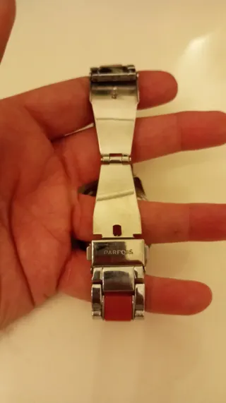 Reloj Parfois plateado y rojo coral