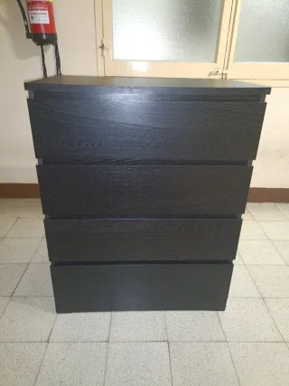 Cómoda Malm Ikea Negra-Marrón.