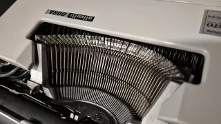 Olivetti Dora auténtica máquina de escribir