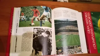 3 libros de deportes + 1 atlas antiguo