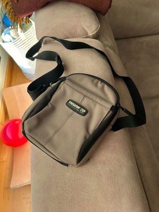 Bolso bandolera chico TRUNK CO beige