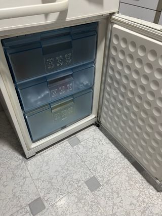 Nevera y Secadora Bosch, y lavadora whirlpool