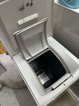 Nevera y Secadora Bosch, y lavadora whirlpool