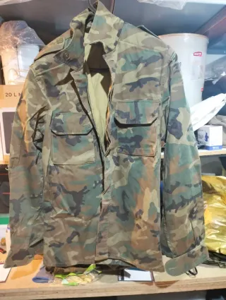 Chaqueta militar camuflaje Talla 2N.