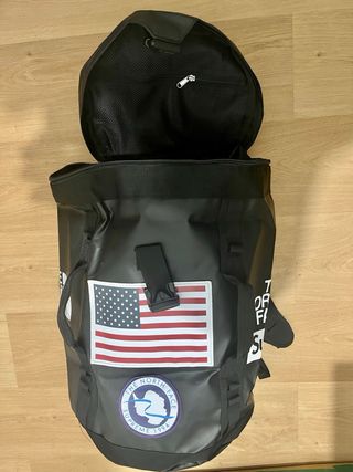 Mochila North Face colaboracion supreme nueva !
