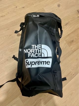 Mochila North Face colaboracion supreme nueva !