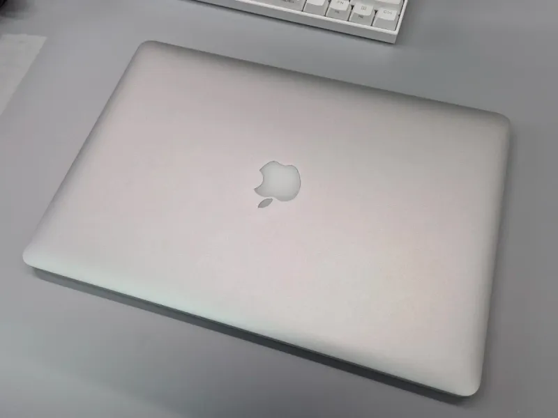 Apple MacBook Pro A1398 Plata