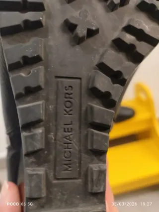 Botines Michael Kors negras con cuña