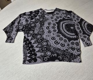 Jersey Desigual Estampado Gris y Negro. Talla M