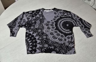 Jersey Desigual Estampado Gris y Negro. Talla M