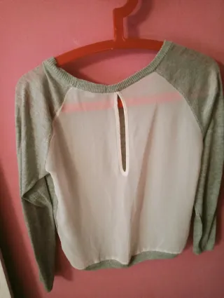 Jersey manga ranglán blanco y gris