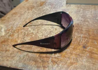 Gafas de sol Evaney moradas y rojas