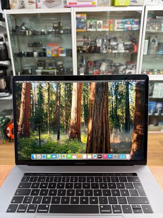 MacBook Pro 15 2018 i7 16GB RAM 500GB SSD