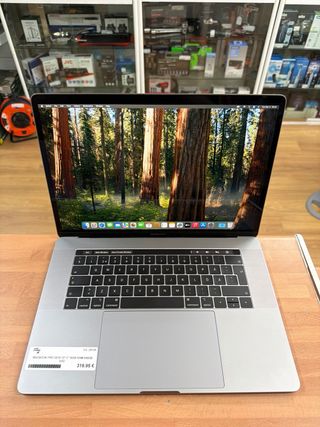 MacBook Pro 15 2018 i7 16GB RAM 500GB SSD