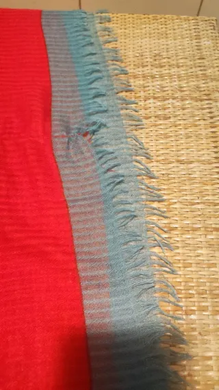 Pañuelo con diseño geométrico