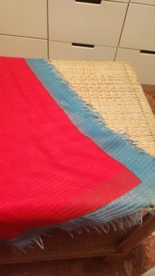 Pañuelo con diseño geométrico