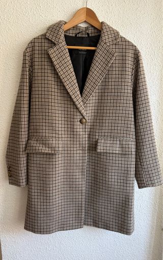 Abrigo paño cuadros beige y marrón