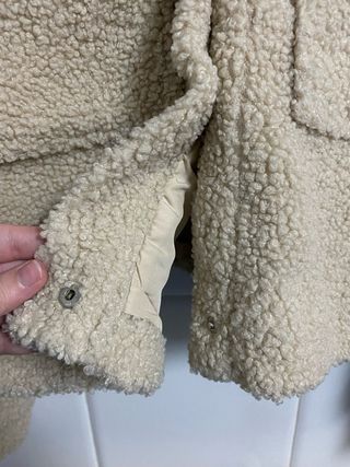 Chaqueta peluche beige crop
