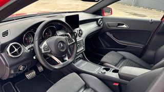 MERCEDES-BENZ GLA 200d AUT. AMG