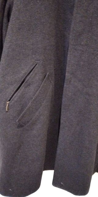 Elegante abrigo Bugatti negro