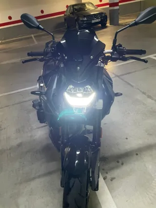 BMW F900R tripe blak año 2023