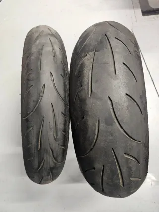 Juego de neumáticos 180/55 ZR 17 y 120/70 ZR 17