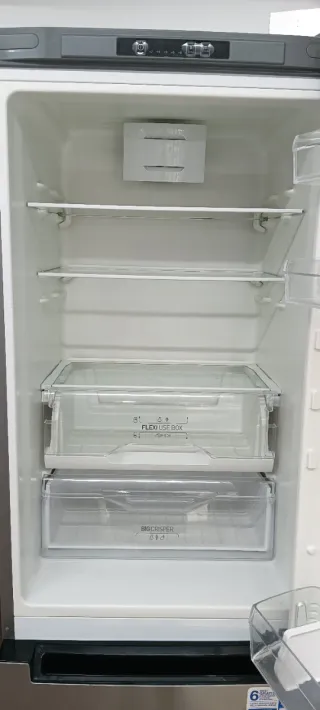 Nevera combi Indesit plateada