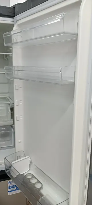 Nevera combi Indesit plateada