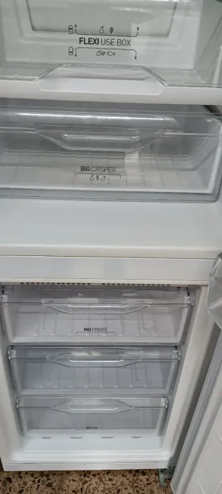 Nevera combi Indesit plateada