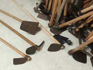 Lote 120 Azadas, para antigüedad y para trabajar