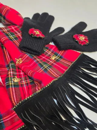 Conjunto bufanda y guantes cuadros