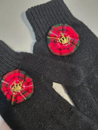 Conjunto bufanda y guantes cuadros