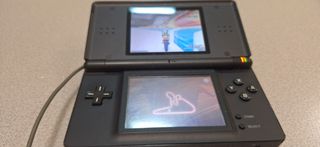 Nintendo DS Negra con cargador
