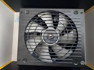 Fonte Corsair RM550x 80 Plus Gold