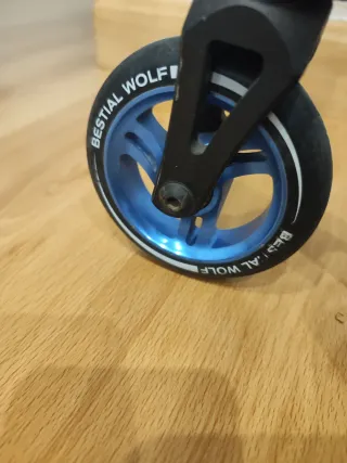 Patinetes Bestial Wolf Azul y lila