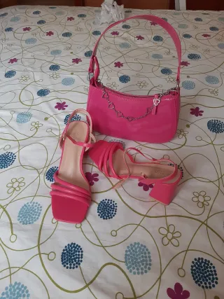 Sandalias y Bolso Rosa