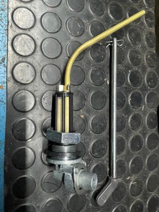 Grifo gasolina Vespa.