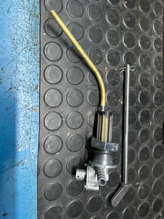 Grifo gasolina Vespa.