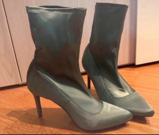 Stivali eleganti con tacco