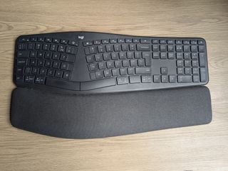Logitech ERGO K860 Teclado Ergonómico Gris