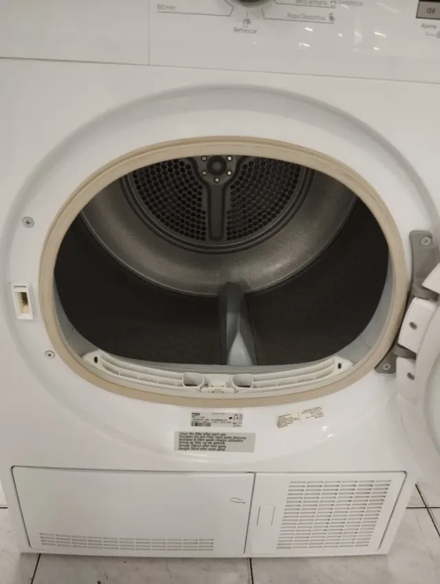 SECADORA MARCA BEKO de 7 kg