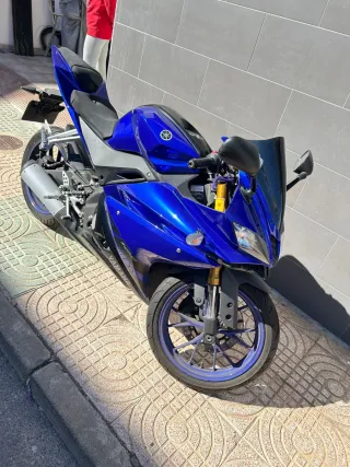 Yamaha YZF R125 Azul