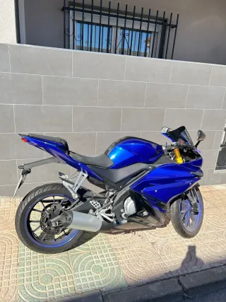 Yamaha YZF R125 Azul